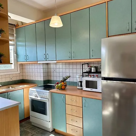 アパート Kate's Place Apartment, 5' Walk From The カラヴォミロス