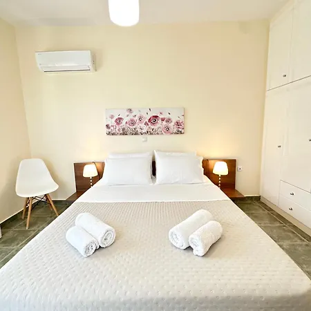 Kate's Place Apartment, 5' Walk From The Karavomylos