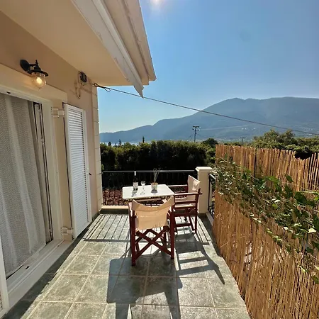 Kate's Place Apartment, 5' Walk From The Karavomylos