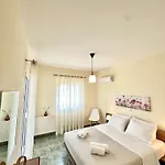 Kate's Place Apartment, 5' Walk From The Apartamento Karavomylos